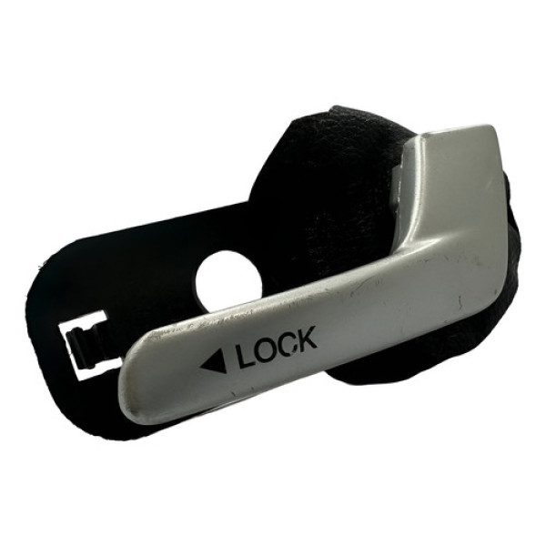 Maçaneta Interna Dianteira Direta Fiat Strada 2014 Usado Dianteira